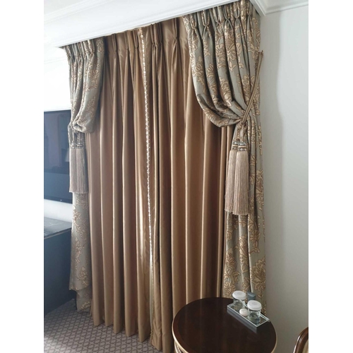 515 - A Pair Of Gold Silk Drapes With Crystal Bead Trim And Jabots With Tie Backs Span 150 x 260cm (Room 3... 