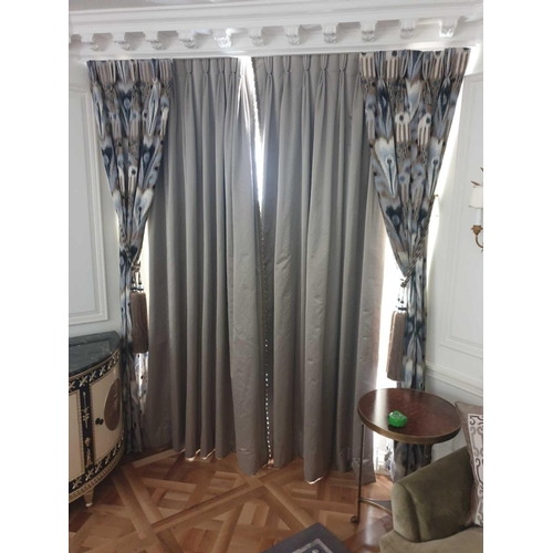 534 - A Pair Of Silk Drapes With Crystal Bead Trim And Aztec Style Jabots With Tie Backs Span 170 x 260cm ... 