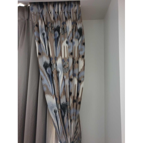 536 - A Pair Of Silk Drapes With Crystal Bead Trim And Aztec Style Jabots With Tie Backs Span 150 x 260cm ... 