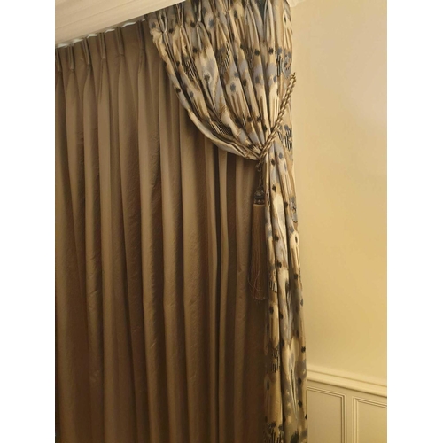 566 - A Pair Of Silk Drapes With Crystal Bead Trim And Aztec Style Jabots With Tie Backs Span 300 x 260cm ... 