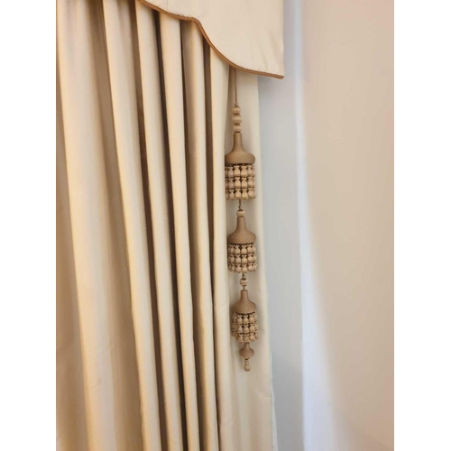 609 - A Pair Of Silk Drapes With Pelmet Copper Trim And Cream Design Style With Oriental Tassel Span 170 x... 