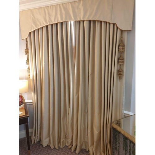 610 - A Pair Of Silk Drapes With Pelmet Copper Trim And Cream Design Style With Oriental Tassel Span 170 x... 