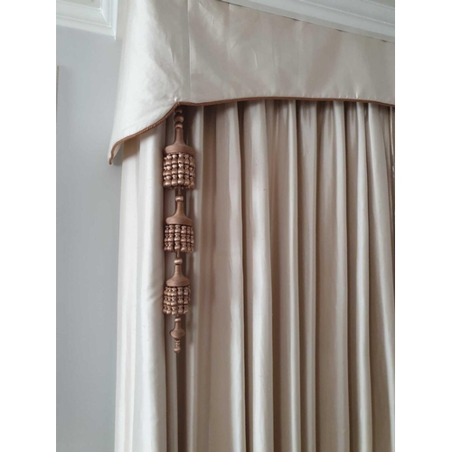 832 - A Pair Of Silk Fully Lined Drapes With Pelmet Solid Cream-Gold Colour With Copper Piping On Pelmet E... 