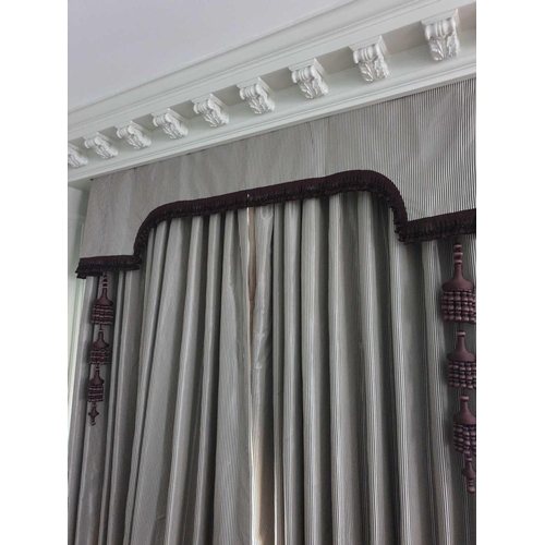 864 - A Pair Of Silk Fully Lined Drapes Complete With Curtain Ties And 2 Oriental Lantern Style Tassels In... 