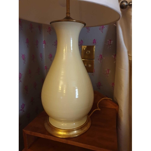 873 - A Pair Of Heathfield Ceramic Cream Glazed Lamps Body On Wooden Gold Brush-Painted Base Double Bulb C... 