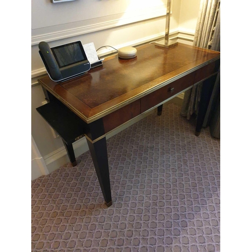 970 - A Kingswood And Rosewood Writing Desk With Brass Trim And Marquetry Inlay Mounted On Four Tapering L... 