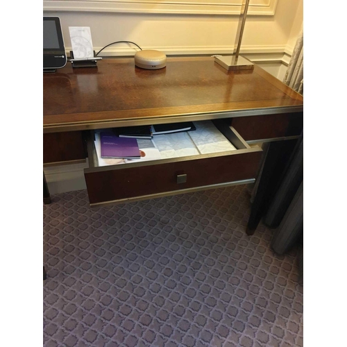 970 - A Kingswood And Rosewood Writing Desk With Brass Trim And Marquetry Inlay Mounted On Four Tapering L... 