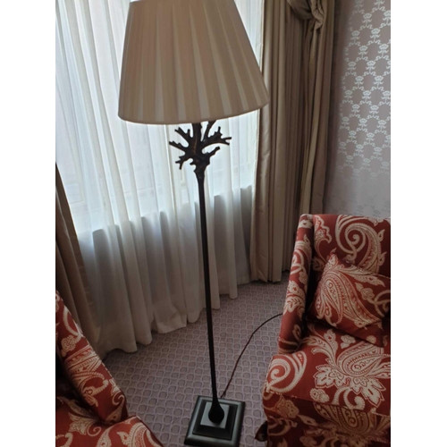 998 - Heathfield And Co Coral Standard Lamp With Linen Shade 180cms (Room 325)  (This lot is located in Ba... 