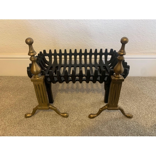 722 - A Cromwell Fire Basket In A Cast Black Iron Complete With A Set Of Brass Cast Fire Dogs 37 x 42 x 35... 