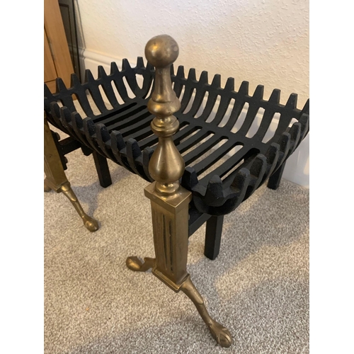 722 - A Cromwell Fire Basket In A Cast Black Iron Complete With A Set Of Brass Cast Fire Dogs 37 x 42 x 35... 