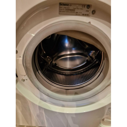 1040 - De Dietrich LZ9619 60cm Integrated washer dryer Capacity: 4.5kg Drying capacity: 2.5kg Spin speed: 5... 