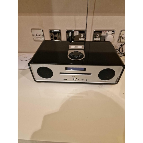 Roberts I Dream CRD42 DAB/FM RDS digital stereo clock radio with I Pod