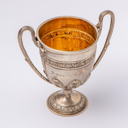 23 - Sterling Silver Cup 1925 London marked D&J with Gold Plated inner part, floral decoration 

  Metal:... 