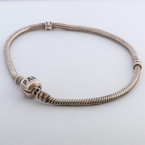 38 - Pandora Bracelet Without any Charms, Sliver 

  Metal: Silver 925 
 

  Weight: 15.07 grams 
 

  Si... 