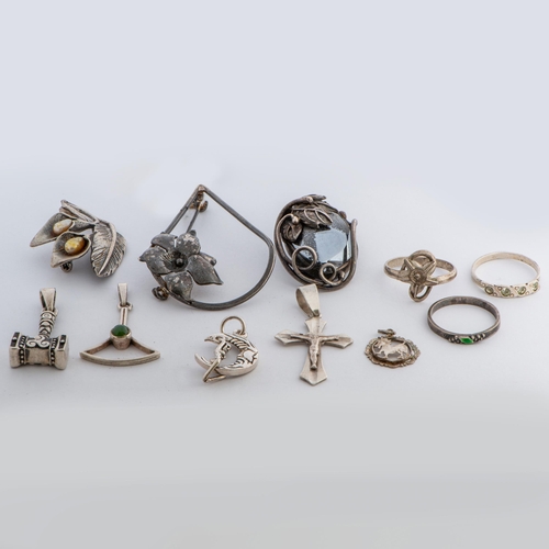 48 - Mixed lot of Silver Jewellery

  Metal: Silver 925 
 

  Weight: 45.40 grams 
 

  Condition: Used c... 