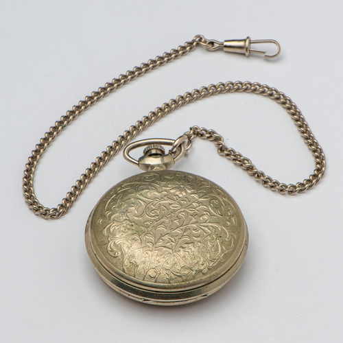 5 - Molnija Pocket Watch 3602 with a chain Made in USSR. Flower-themed decoration. 

  Ref: 387193 
 

 ... 