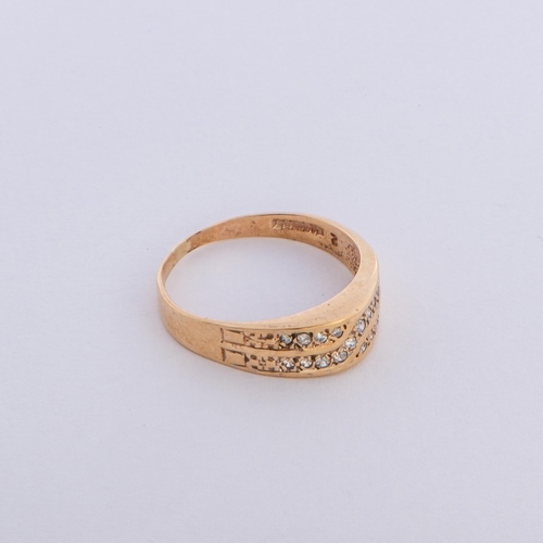 173 - Gold Ring with Cubic zirconia, 9K Gold, Size O to P 

  Metal: Yellow Gold 9K/375 
 

  Weight: 2.25... 