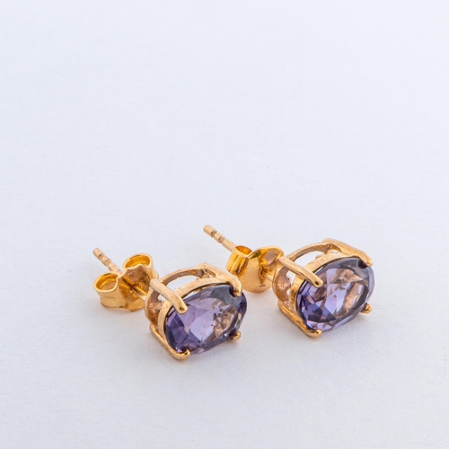 175 - 2.74 Cts Amethyst Gold Earrings, 9K Gold, Post - Back Clasps 

  Metal: Yellow Gold 9K/375 
 

  Wei... 