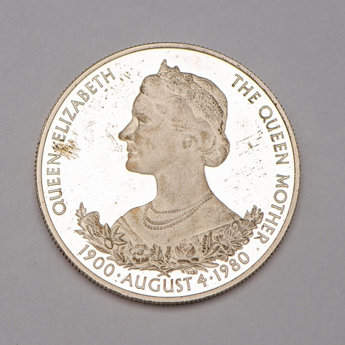 251 - 25 Pence - Elizabeth II Queen Mother Commemorative Coin, Silver, Encapsulated, Very Good Condition 
... 