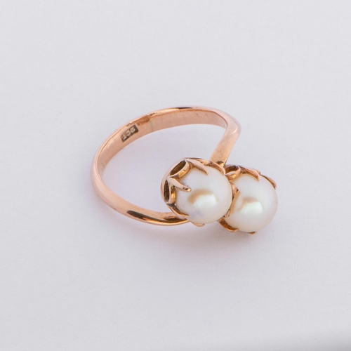 54 - Two Akoya Saltwater Pearls Ring. Most likely beginning of the XX century 

  Metal: Gold 375/9K 
 

... 