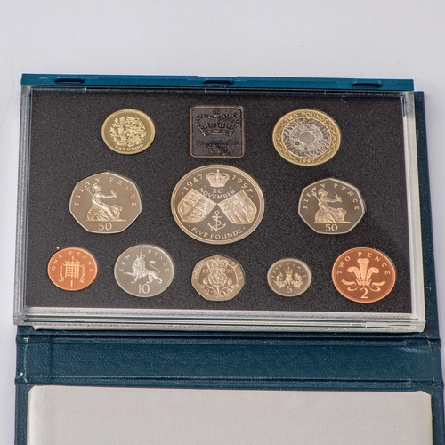 92 - 1997 Royal Mint Limited Edition Proof Coin Collection, All of Them are in One Cover 

  Condition: N... 