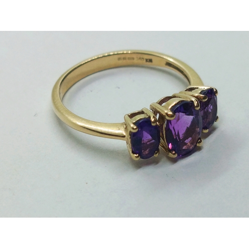 58 - 2.15 Ct Amethyst Trilogy QVC Gold Ring 

  Metal: Gold 375/9K 
 

  Weight: 2.65 grams 
 

  Size/Me... 