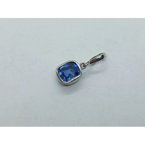 187 - Natural 2 Ct Blue Sapphire White Gold Pendant 

  Metal: White Gold 750/18K 
 

  Weight: 0.82 grams... 