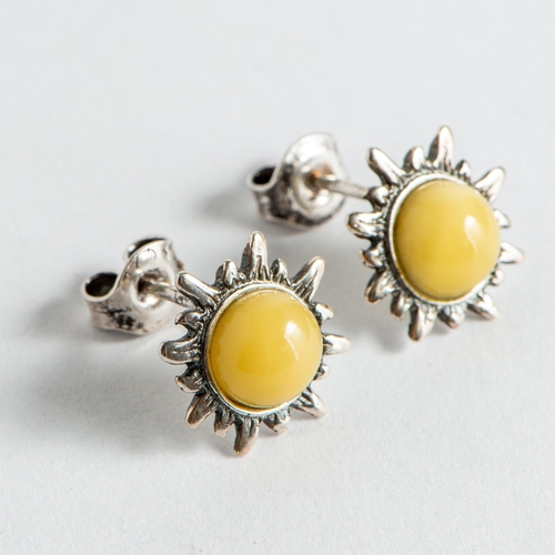 42 - Milky Natural Baltic Amber Sun Shaped Silver Earrings. Milky Yellow Amber of close to uniform spread... 