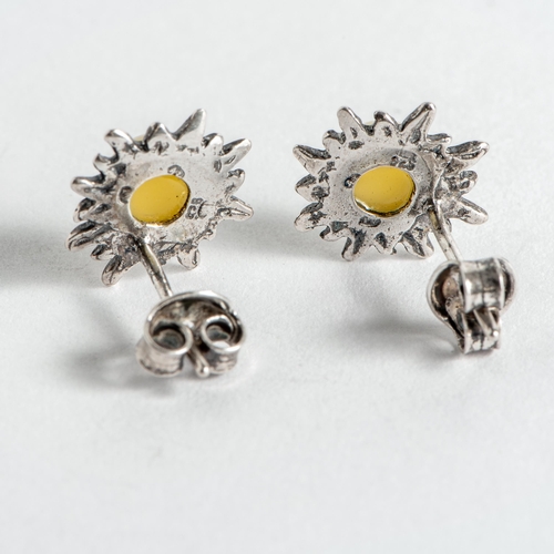 42 - Milky Natural Baltic Amber Sun Shaped Silver Earrings. Milky Yellow Amber of close to uniform spread... 