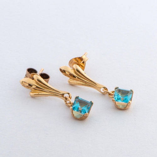 177 - 0.82 Cts Sky Blue Topaz Gold Earrings, 9K Gold, Post - Back Clasps 

  Metal: Yellow Gold 9K/375 
 
... 