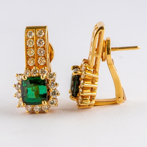 2 - 2.20 Ct Natural Tourmalines and Diamonds Earrings, Yellow Gold 750/18K WGI certificate

  Metal: Yel... 