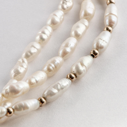 284 - Triple Freshwater Cultured Pearl Silver Necklace, Gold 375/9K,  Shipton and Co. Box

  Metal: Gold 3... 