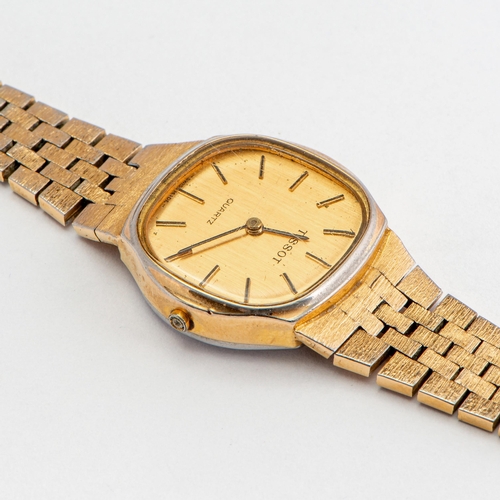 301 - Ladies Watch Tissot, Quartz, Steel Gold Plated

  Ref: N/A 
 

  Mechanism Type: quartz 
 

  Cal: 2... 