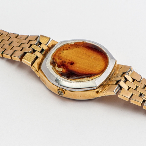 301 - Ladies Watch Tissot, Quartz, Steel Gold Plated

  Ref: N/A 
 

  Mechanism Type: quartz 
 

  Cal: 2... 