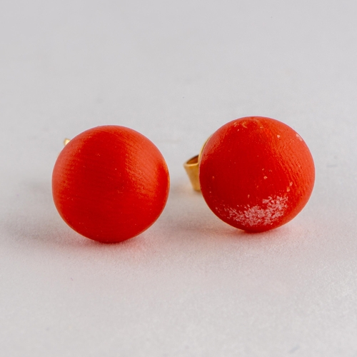 309 - Natural Coral Yellow Gold 750/18K Earrings 
 

  Metal: 750/18K Yellow Gold 
 

  Weight: 2.05 gram ... 