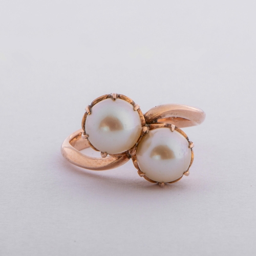 54 - Two Akoya Saltwater Pearls Yellow Gold 9K Ring. Most likely beginning of the XX centuryMetal: Gold 3... 