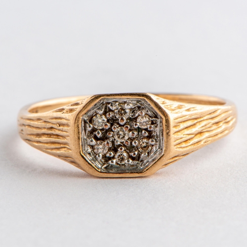 63 - Vintage Diamond Illusion Ring Gold 375/9K. Most likely beginning of the XX century 

  Metal: Gold 3... 