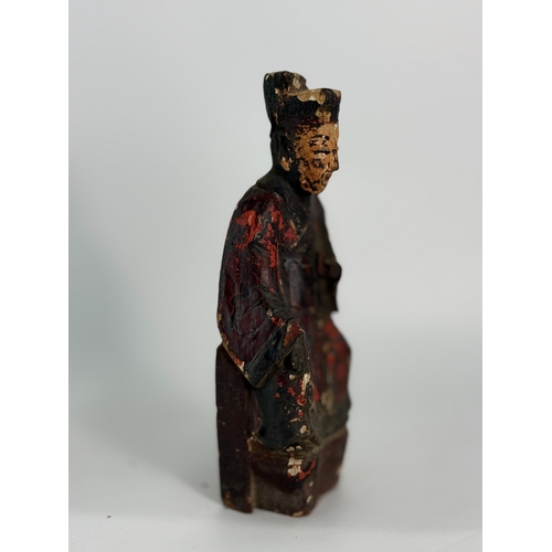 20003 - A pair of Chinese wood figures, 18th Pr.  Size:(Height11cm, Width9cm) Condition:(Good Condition, no ... 