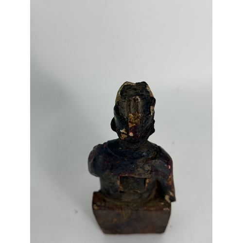 20003 - A pair of Chinese wood figures, 18th Pr.  Size:(Height11cm, Width9cm) Condition:(Good Condition, no ... 