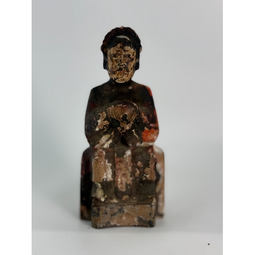 20003 - A pair of Chinese wood figures, 18th Pr.  Size:(Height11cm, Width9cm) Condition:(Good Condition, no ... 