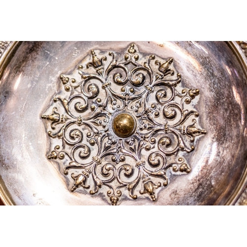 20004 - A silver plated dish, 19th Pr. Size:(29.5x26.4x12.7CM) Condition:(Good Condition, no repairment, age... 