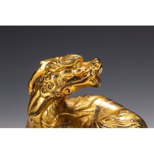 20009 - A Chinese gilt bronze ornament, Qing Daynasty Pr.  Size:(Height9cm, Width6cm, Length9cm, Weight820g)... 