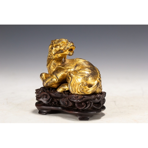 20009 - A Chinese gilt bronze ornament, Qing Daynasty Pr.  Size:(Height9cm, Width6cm, Length9cm, Weight820g)... 