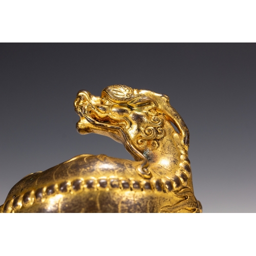 20009 - A Chinese gilt bronze ornament, Qing Daynasty Pr.  Size:(Height9cm, Width6cm, Length9cm, Weight820g)... 