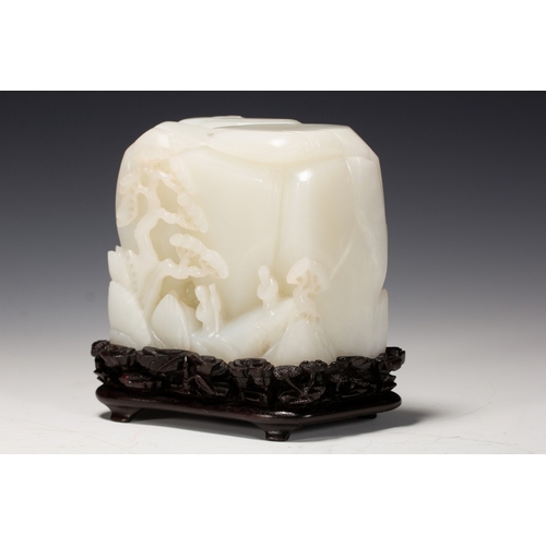 20017 - A Chinese jade ornament, 18th/19th Pr Size:(Height11cm, Width5cm, Length11.5cm, Weight890g) Conditio... 