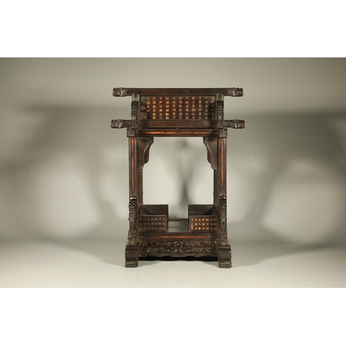 20031 - A Chinese wood frame, 19th Pr. Size:(Height42cm, Width34cm, Length38cm) Condition:(Good Condition, n... 