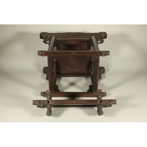 20031 - A Chinese wood frame, 19th Pr. Size:(Height42cm, Width34cm, Length38cm) Condition:(Good Condition, n... 