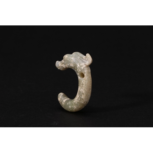 20050 - A Chinese jade ornament, 18th/19th Pr Size:(Length4.1cm, Width3cm, Weight11g) Condition:(Good Condit... 