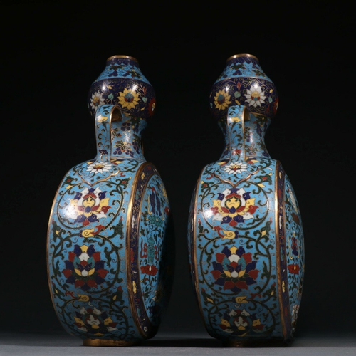 20056 - A Chinese bronze Cloisonne vase,  16/17th Century Pr. Size:(Height29cm, Width16.5cm, One vase weight... 