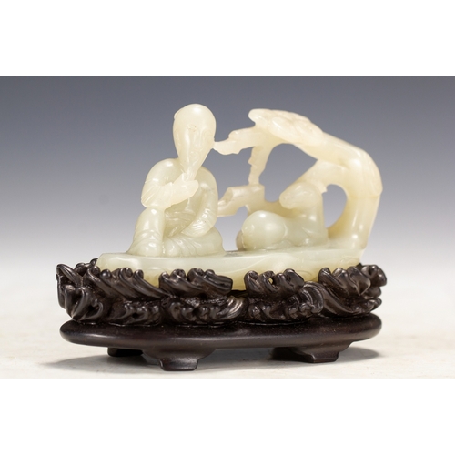 20065 - A Chinese jade ornament, 18th/19th Pr Size:(Height7cm, Width3.5cm, Length9cm, Weight130g) Condition:... 